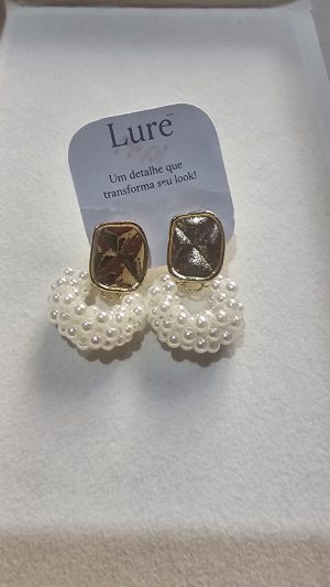 Brinco Dourado com pérola