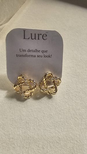 Brinco Pequeno Dourado